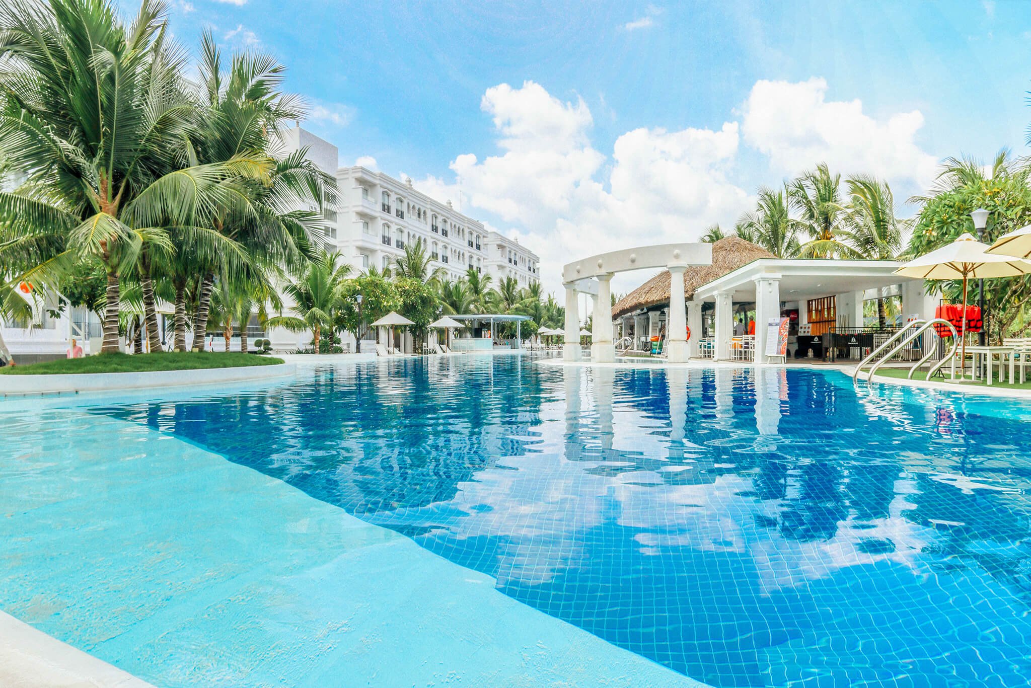 Bể bơi sử dụng công nghệ Ozone