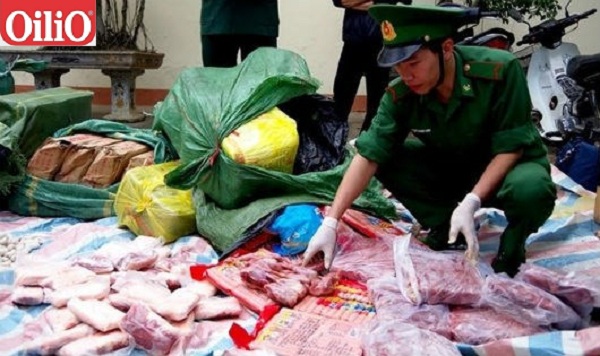 Thực phẩm “bẩn” nhập lậu “tung hoành” giáp Tết