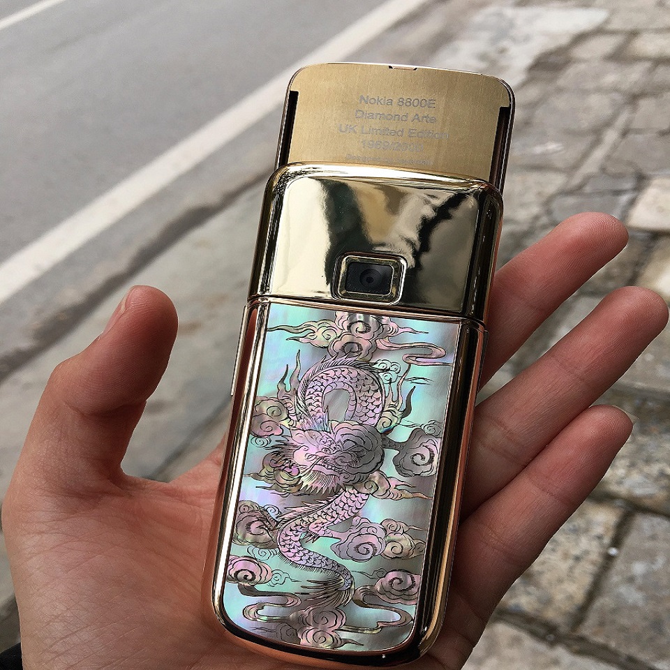 NOKIA 8800 VÀNG HỒNG LONG PHỤNG KHẢM ỐC SINGAPORE NOKIA 8800 VÀNG HỒNG LONG PHỤNG KHẢM ỐC SINGAPORE