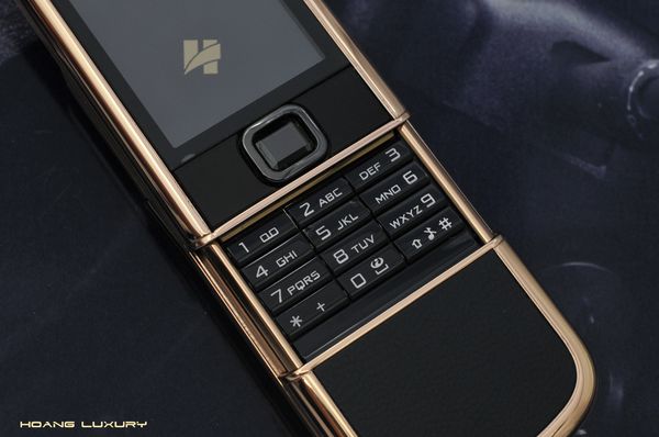 Nokia 8800 vàng hồng da đen – chàng lãng tử đốn gục mọi trái tim Nokia 8800 vàng hồng da đen – chàng lãng tử đốn gục mọi trái tim