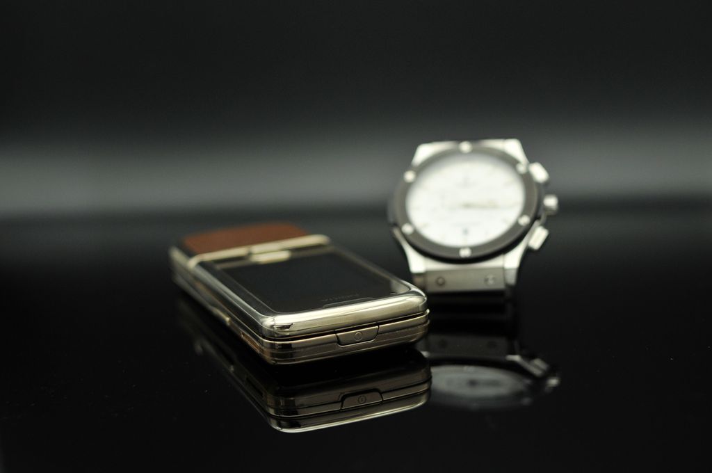 Nokia 8800 Gold da nâu nguyên bản- Mạnh mẽ và cổ điển Nokia 8800 Gold da nâu nguyên bản- Mạnh mẽ và cổ điển