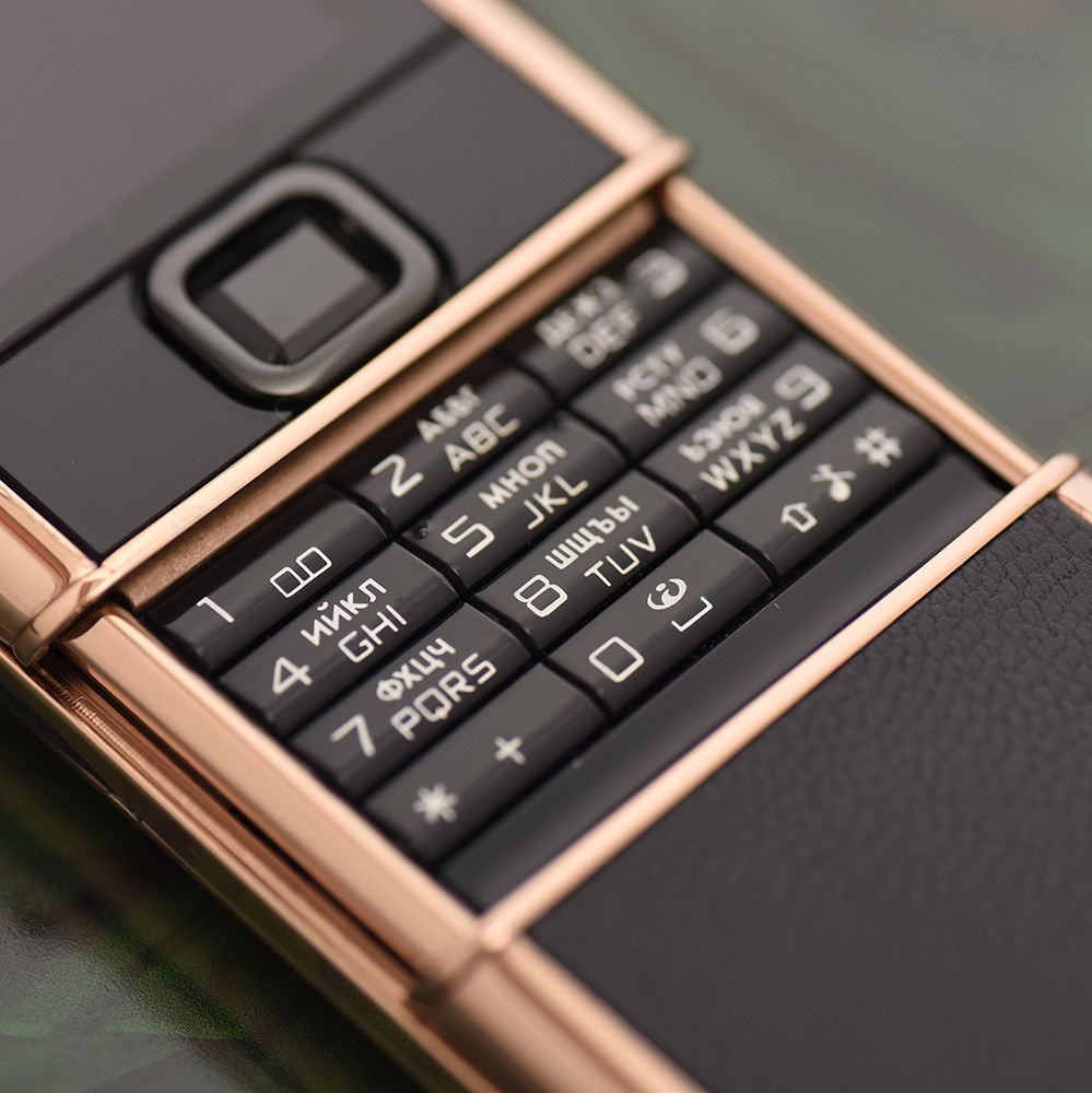 Nokia 8800 vàng hồng da đen- Phụ kiện của các quý ông thích phong cách tối giản Nokia 8800 vàng hồng da đen- Phụ kiện của các quý ông thích phong cách tối giản