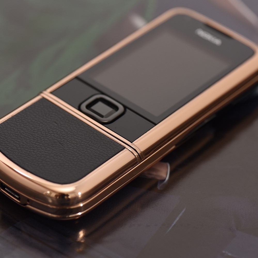 Nokia 8800 vàng hồng da đen full đá- Vì sao sáng giữa màn đêm thẳm Nokia 8800 vàng hồng da đen full đá- Vì sao sáng giữa màn đêm thẳm