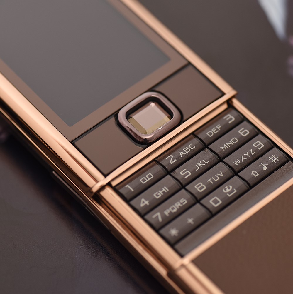Nokia 8800 vàng hồng da nâu sapphire- Tinh hoa điện thoại độ xứ Bạch Dương Nokia 8800 vàng hồng da nâu sapphire- Tinh hoa điện thoại độ xứ Bạch Dương