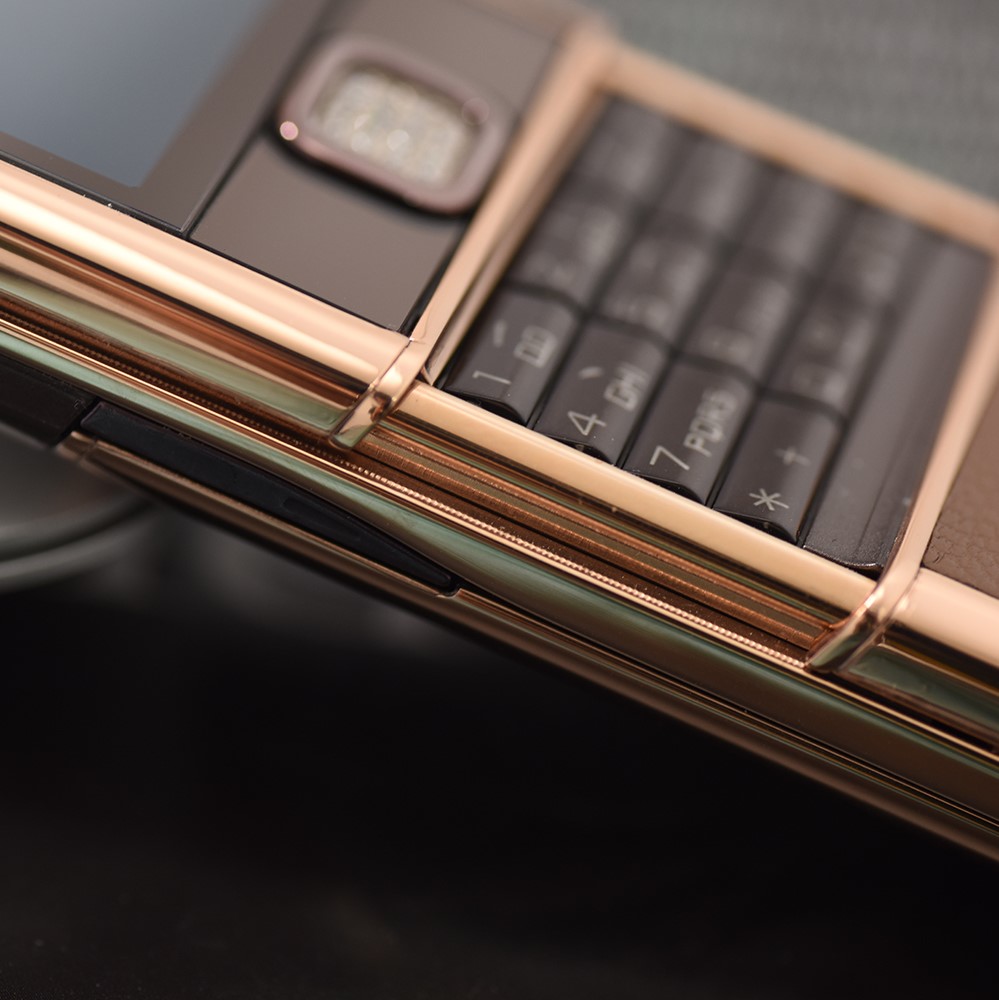 Nguyên nhân Nokia 8800 Vàng hồng bị phai màu Nguyên nhân Nokia 8800 Vàng hồng bị phai màu