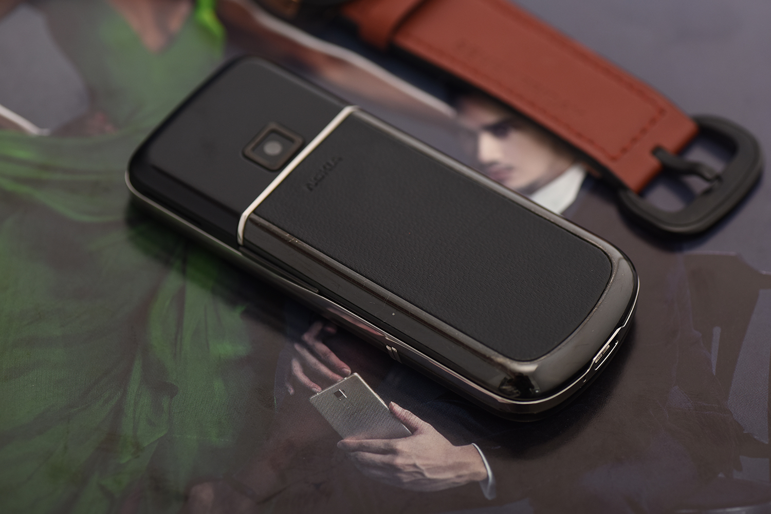 Phụ kiên mang lại may mắn Nokia 8800 sapphire đen Phụ kiên mang lại may mắn Nokia 8800 sapphire đen