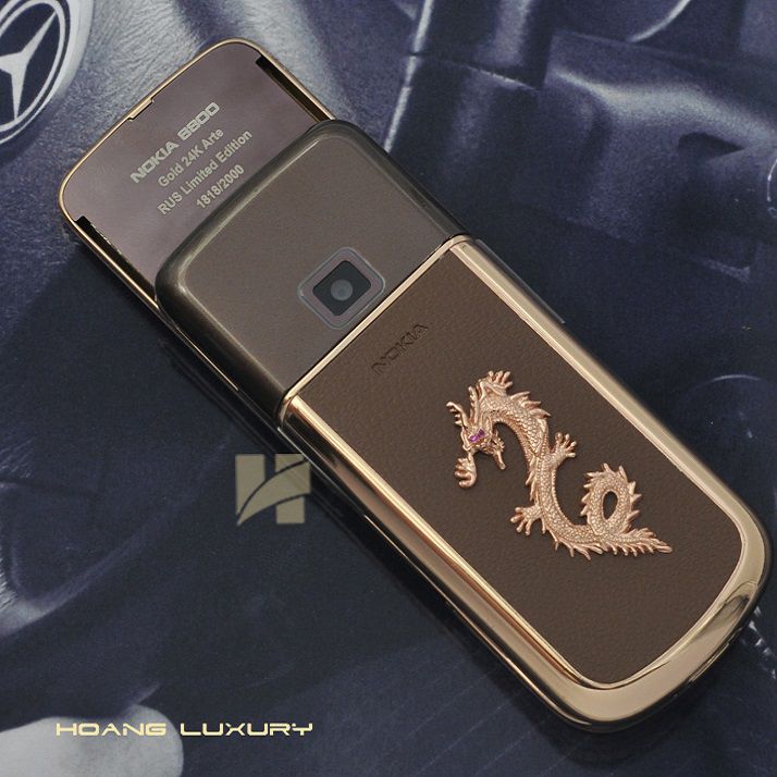 Nokia 8800 vàng hồng da nâu đính rồng- Phong cách đế vương khó lẫn Nokia 8800 vàng hồng da nâu đính rồng- Phong cách đế vương khó lẫn