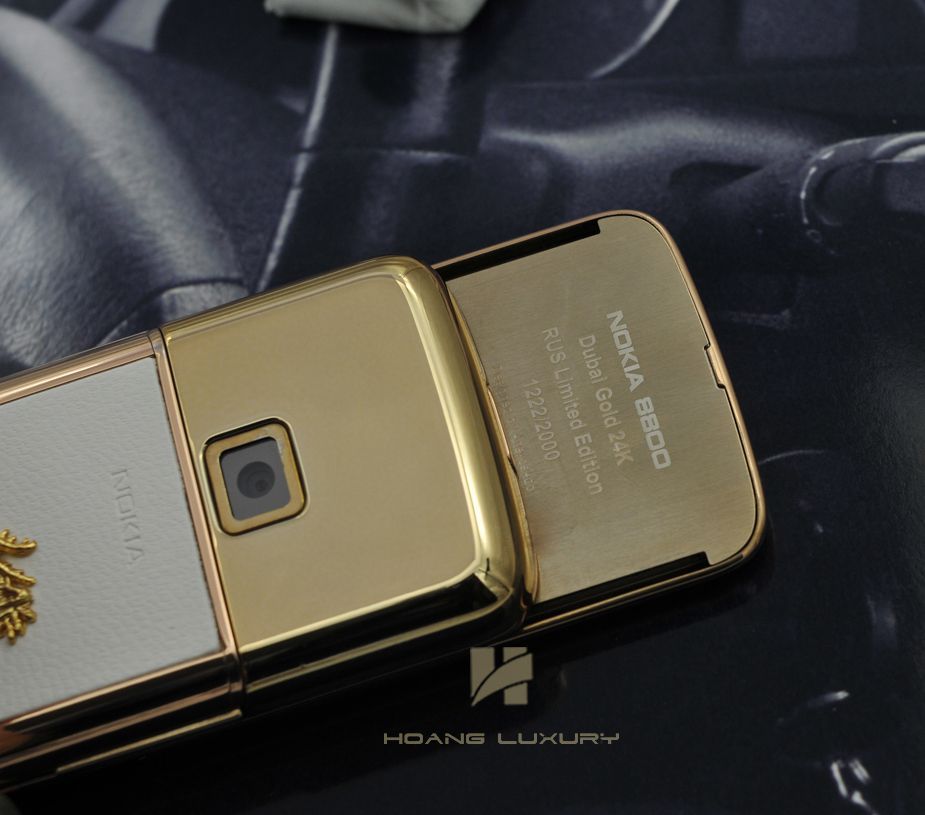 Tinh hoa kiệt tác Nokia 8800 vàng hồng da trắng đính rồng Tinh hoa kiệt tác Nokia 8800 vàng hồng da trắng đính rồng