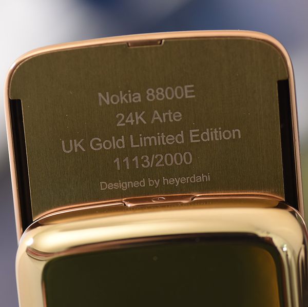 Nokia 8800 khảm ốc – nghệ thuật không còn là ánh trăng lừa dối Nokia 8800 khảm ốc – nghệ thuật không còn là ánh trăng lừa dối