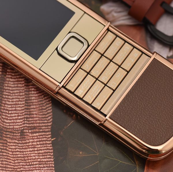 Nokia 8800 vàng hồng da nâu – vẻ đẹp điềm tĩnh của các quý ông Nokia 8800 vàng hồng da nâu – vẻ đẹp điềm tĩnh của các quý ông