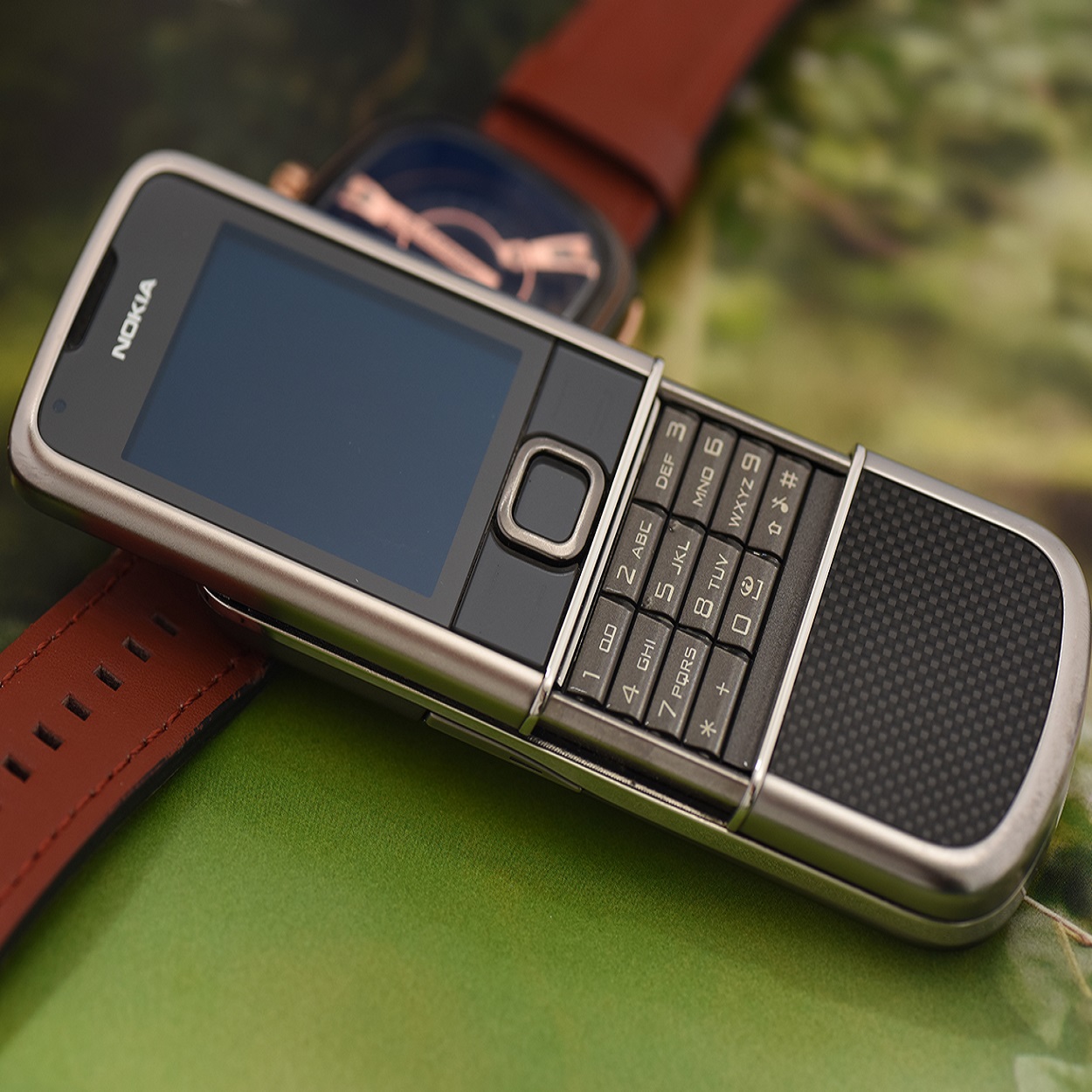 Siêu phẩm vượt thời đại Nokia 8800 carbon Siêu phẩm vượt thời đại Nokia 8800 carbon