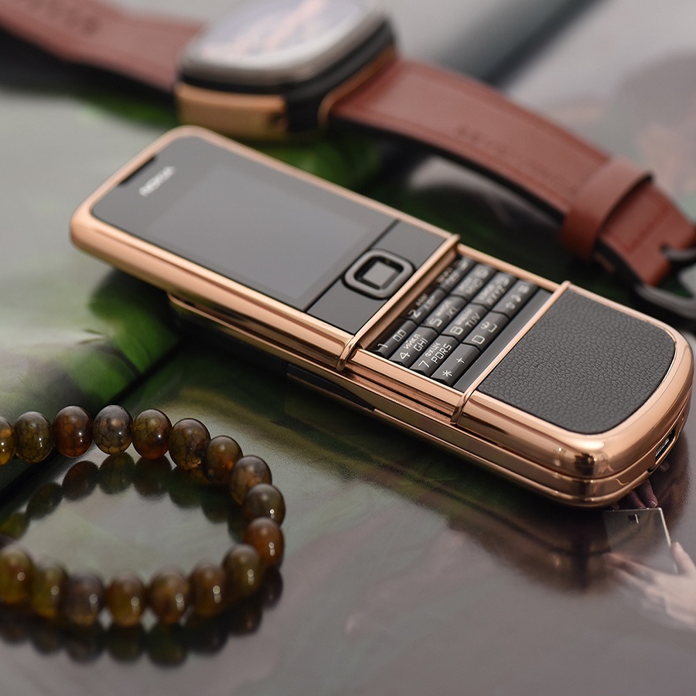 Khẳng định đẳng cấp phái mạnh với Nokia 8800 vàng hồng da đen Khẳng định đẳng cấp phái mạnh với Nokia 8800 vàng hồng da đen