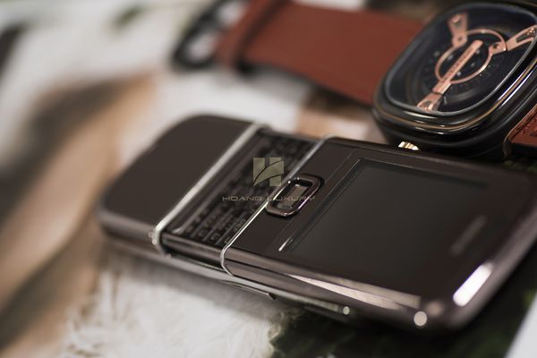 Nokia 8800 sapphire da nâu – Kẻ thống trị vương quốc niềm tin Nokia 8800 sapphire da nâu – Kẻ thống trị vương quốc niềm tin