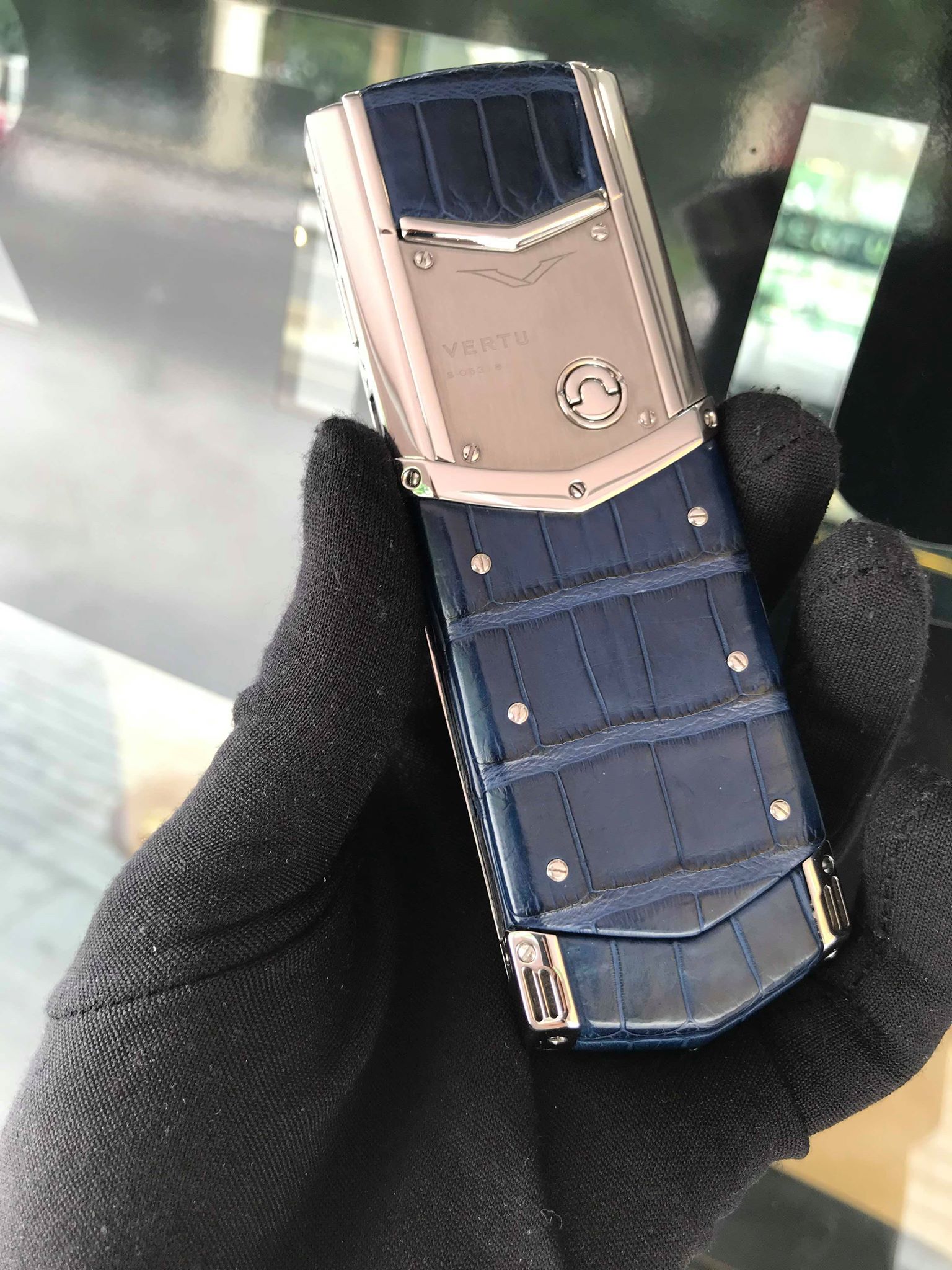 Vertu Signature S Pure Silver Da cá sấu xanh-03