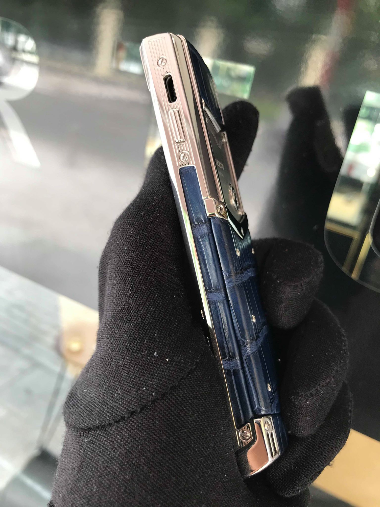 Vertu Signature S Pure Silver Da cá sấu xanh-04