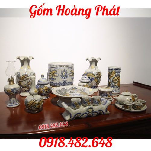 Bộ đồ thờ men rạn đắp nổi rồng cho ban thờ gia tiên DTR007 - 1