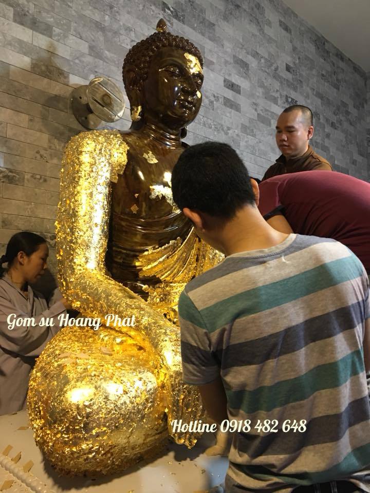 Gốm sứ vẽ vàng, gốm sứ dát vàng lên tượng Phật