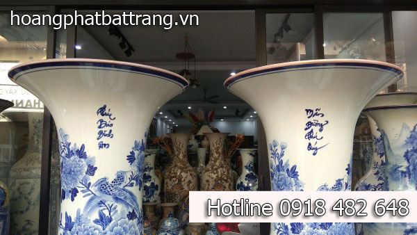 Lộc bình sứ Bát Tràng