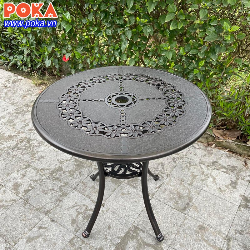 bàn nhôm đúc có lỗ cắm ô