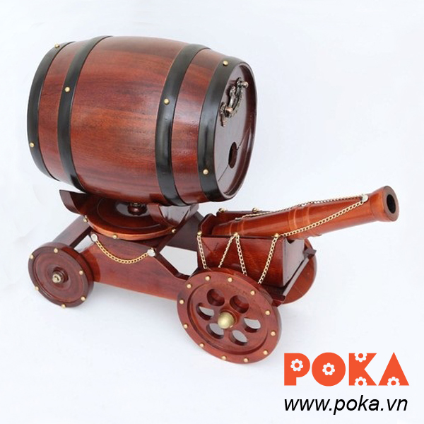 Xe pháo kéo trống rượu