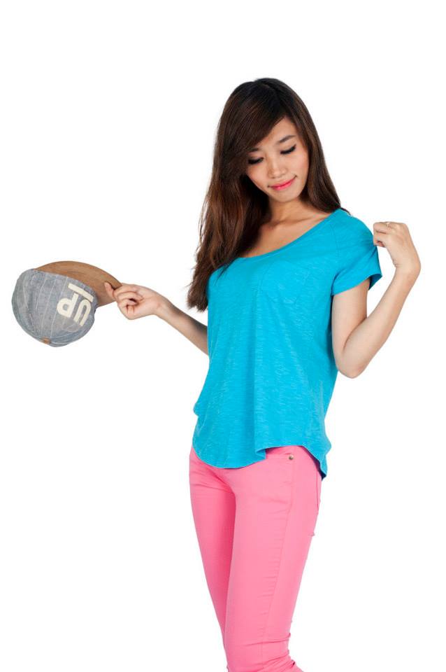 Áo thun trơn cổ tròn