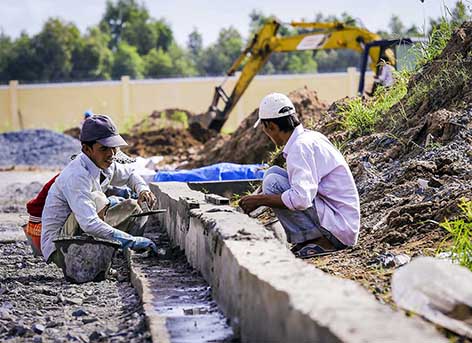 Khó khăn cho người dân khi giá vật liệu leo thang