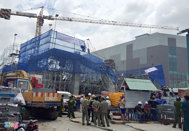 Sập giàn giáo, thép hộp