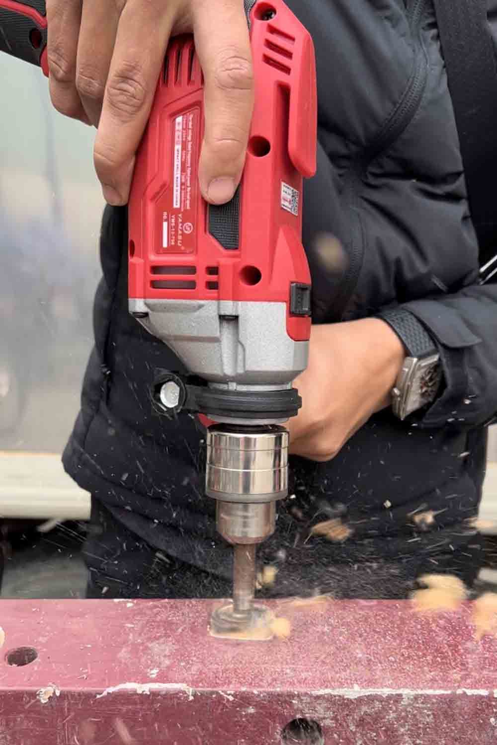 Giá máy khoan gỗ cầm tay