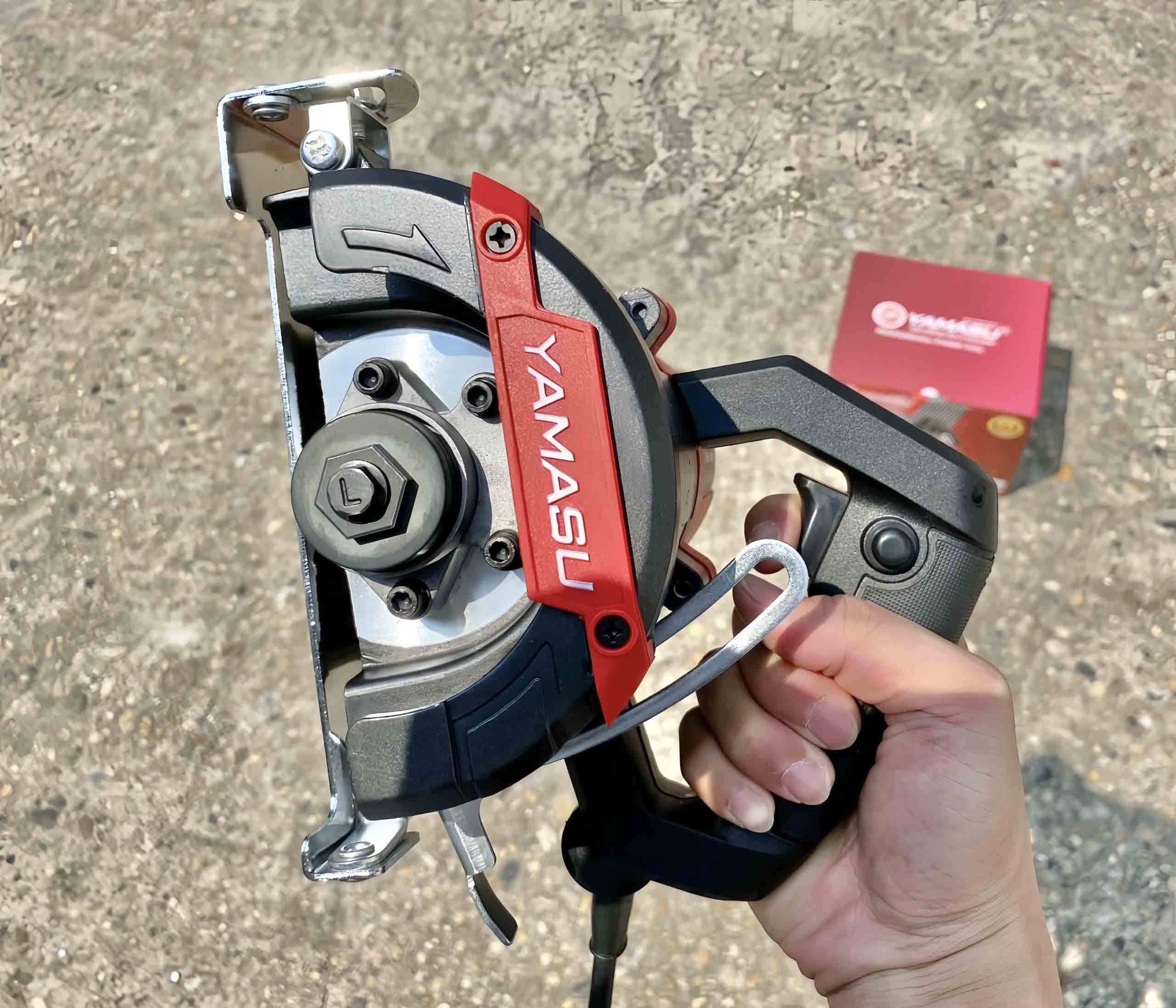 Hướng dẫn sử dụng máy cắt cầm tay