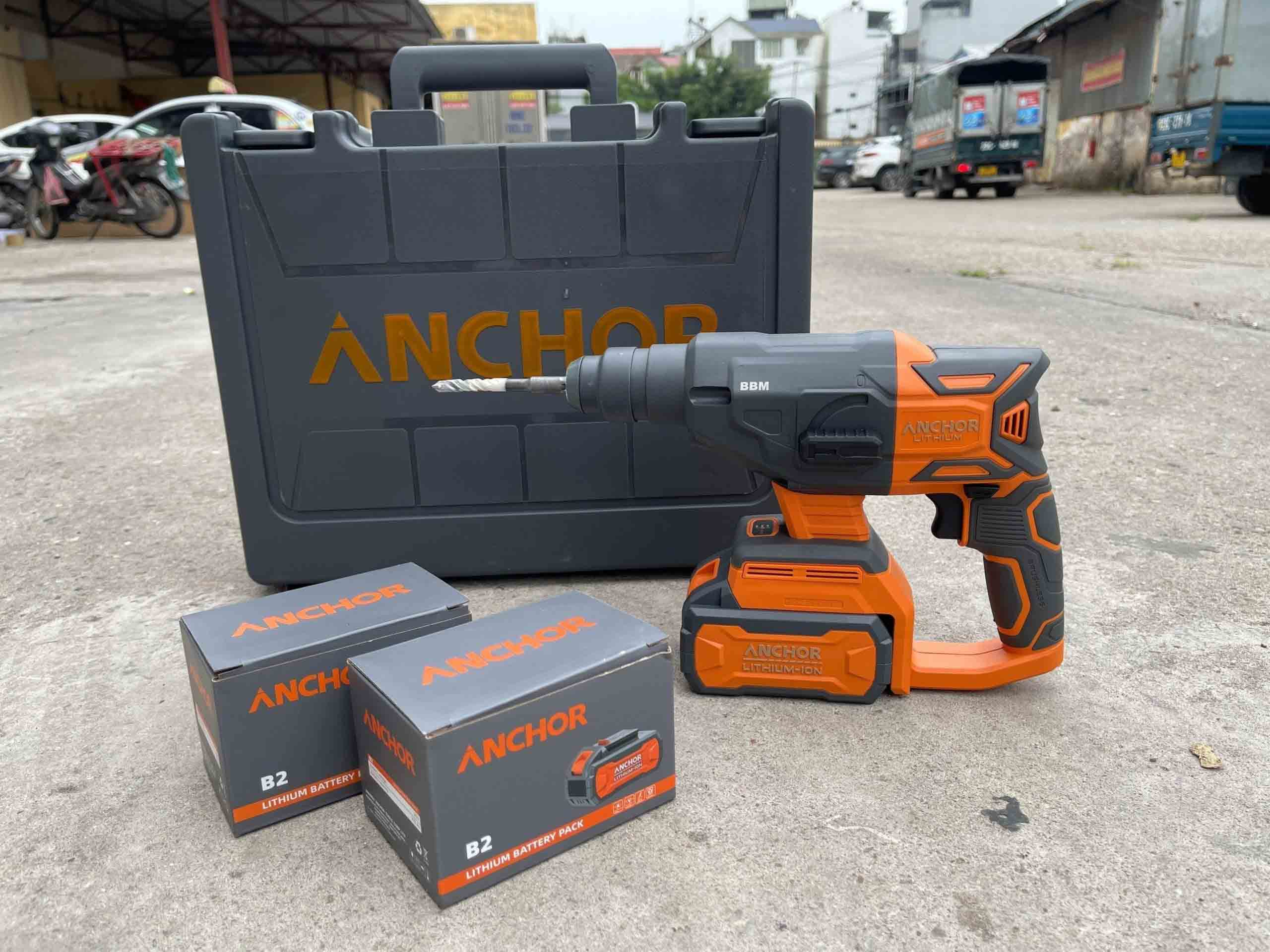 Máy khoan pin khoan tường