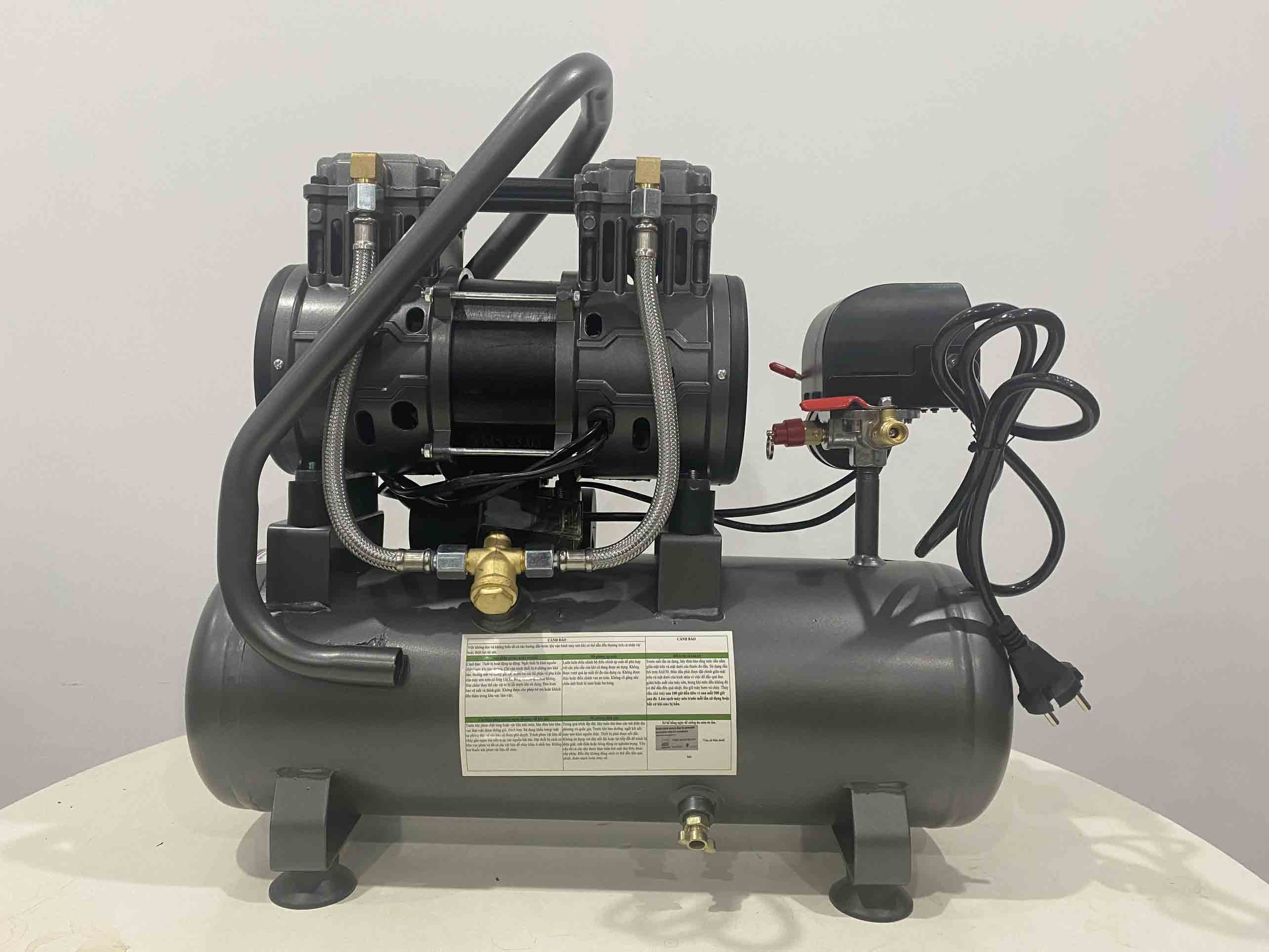 Máy nén khí bị nhiều nước