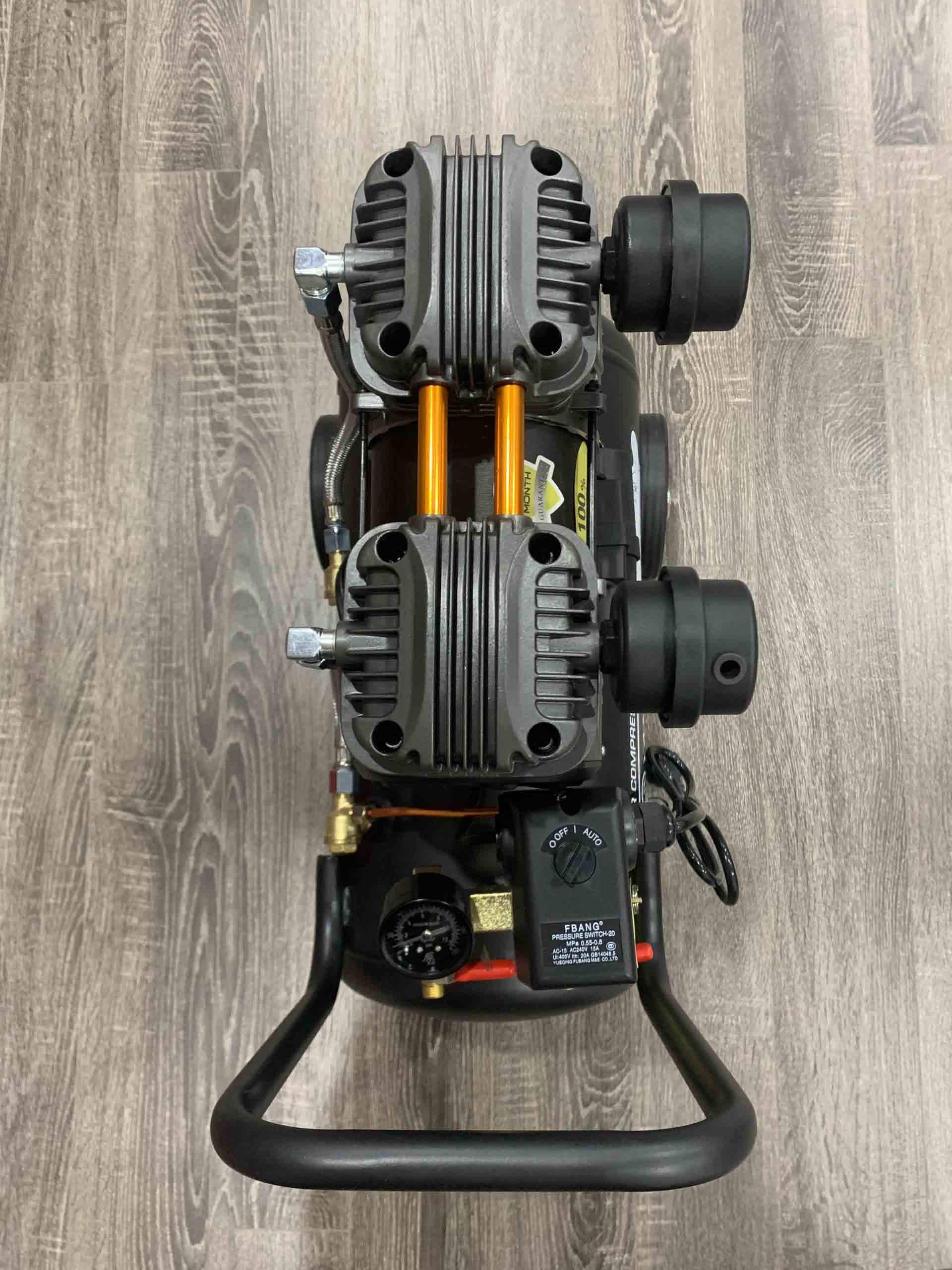 Máy nén khí bị xì dầu