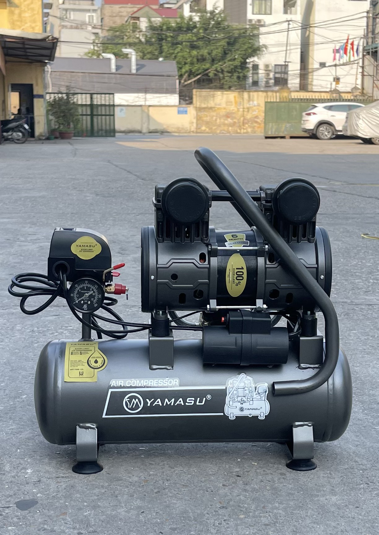 Máy nén khí không dầu và có dầu