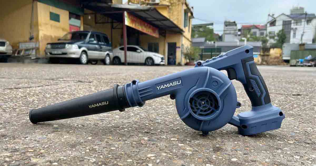 Máy thổi bụi cầm tay dùng pin là gì?