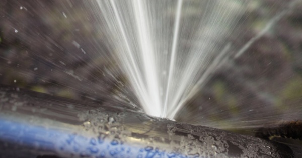 Nguyên nhân máy bơm bị tụt nước mồi