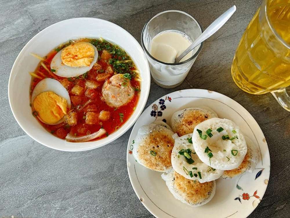 Bánh căn với lớp vỏ giòn tan