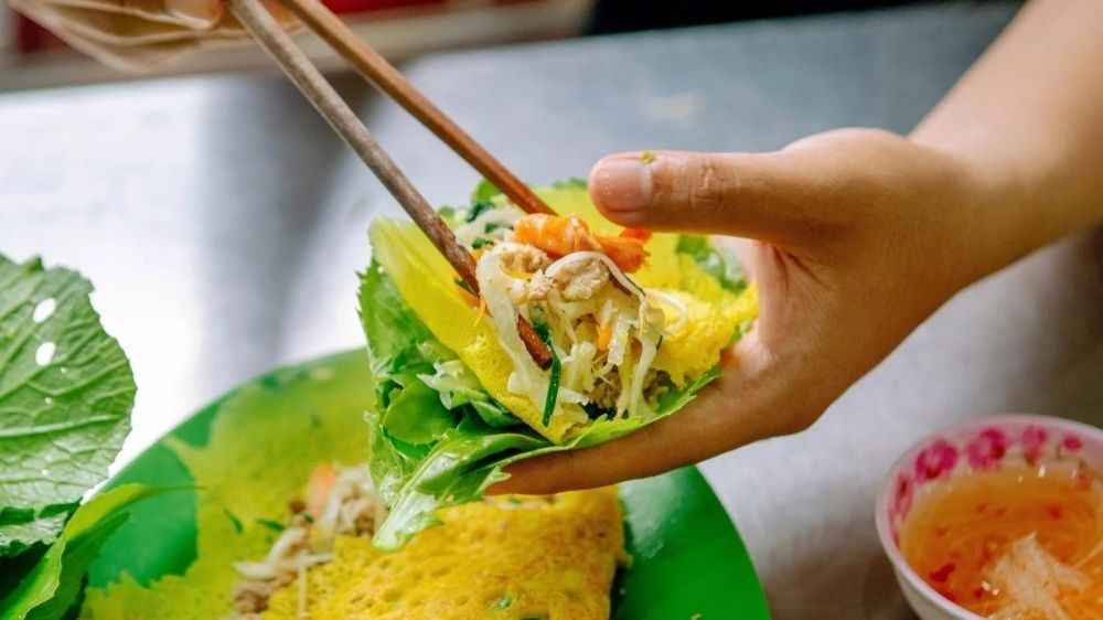 Cách cuốn bánh xèo