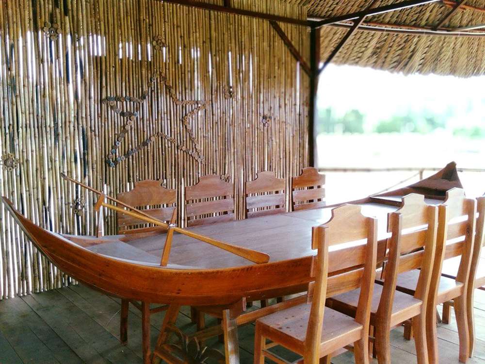 Chiếc bàn ăn được thiết kế độc đáo