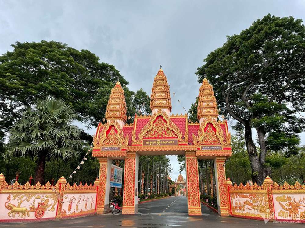 Cổng vào chùa Xiêm Cán