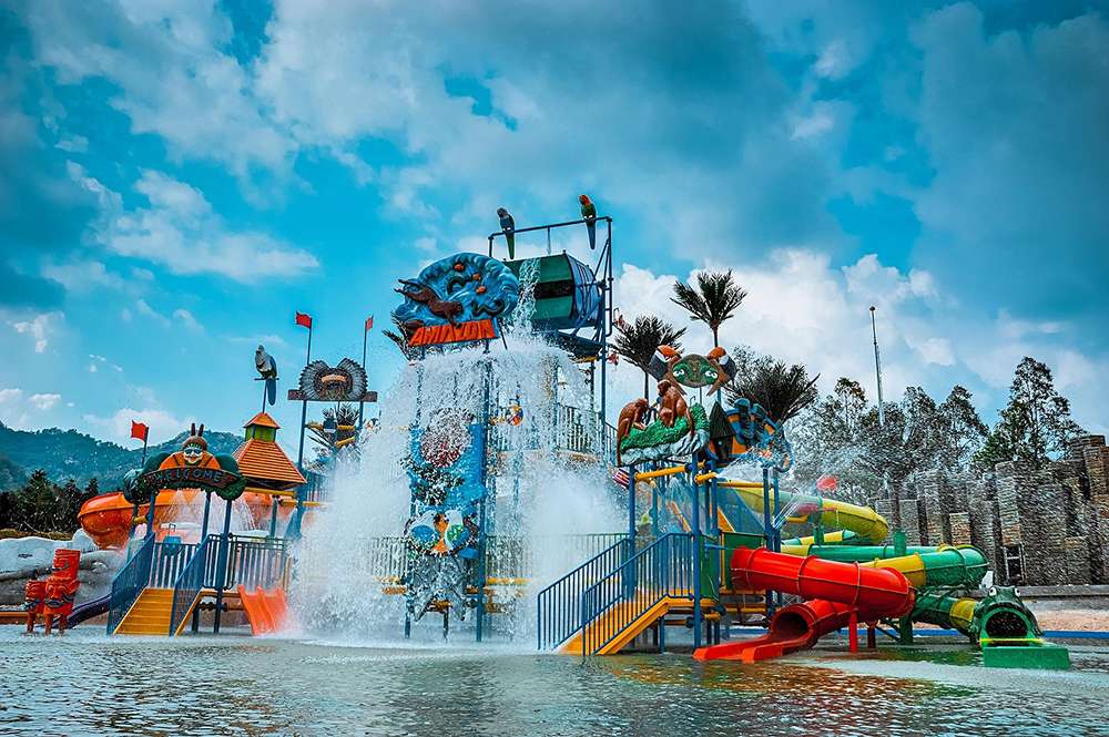 Tham quan công viên nước Thanh Long