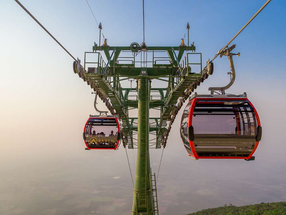 Hình ảnh cáp treo Núi Bà Đen