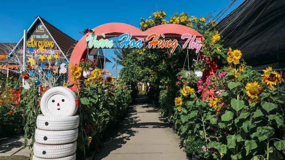 Giá vé và chi phí tại Happy Land Hùng Thy