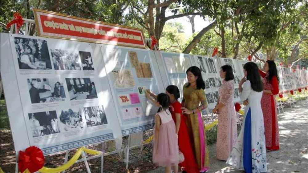 Hoạt động ngoại khóa, về nguồn tại Khu tưởng niệm Chủ tịch Hồ Chí Minh