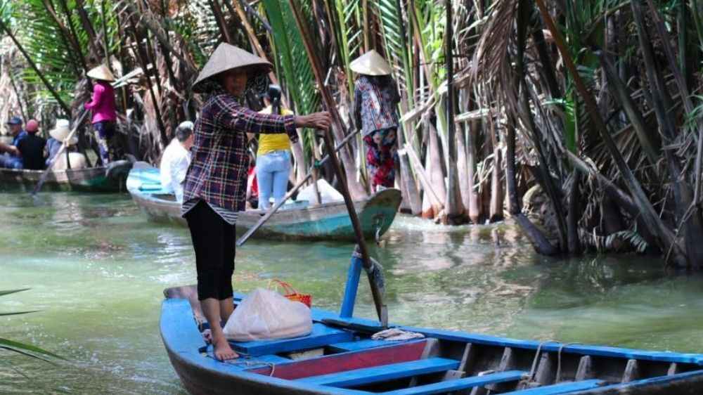 Học cách chèo thuyền tre cơ bản
