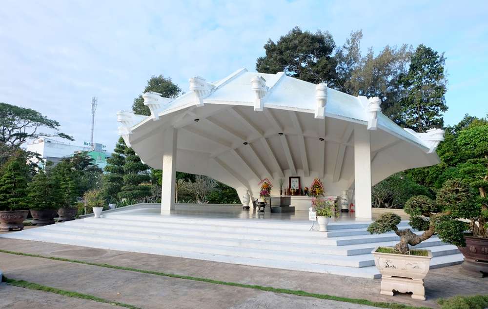 Khu di tích mộ cụ Nguyễn Sinh Sắc