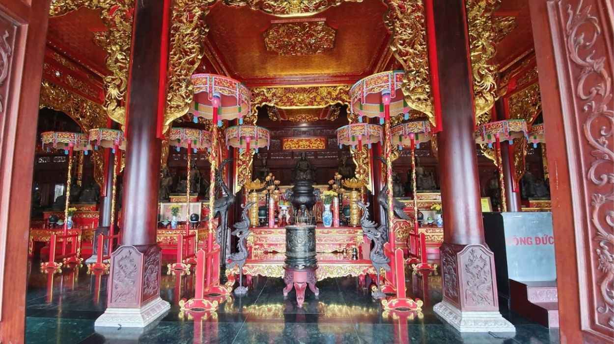 Khu thờ tự và các công trình tâm linh tiêu biểu