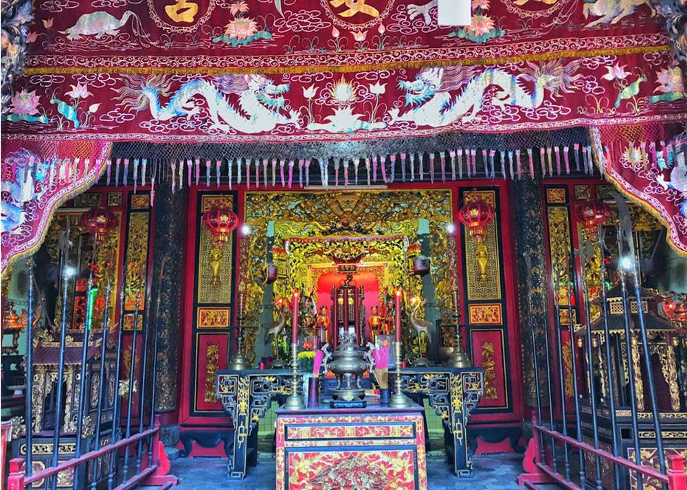 Khu vực chánh điện tại chùa