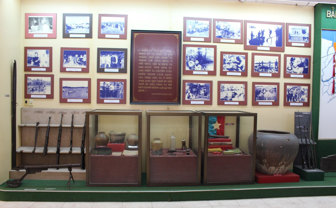 Khu vực trưng bày vật liên quan đến giai đoạn chống Pháp và Mỹ