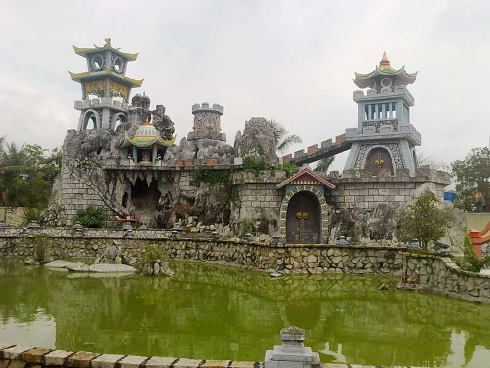 Khung cảnh bình yên tại chùa