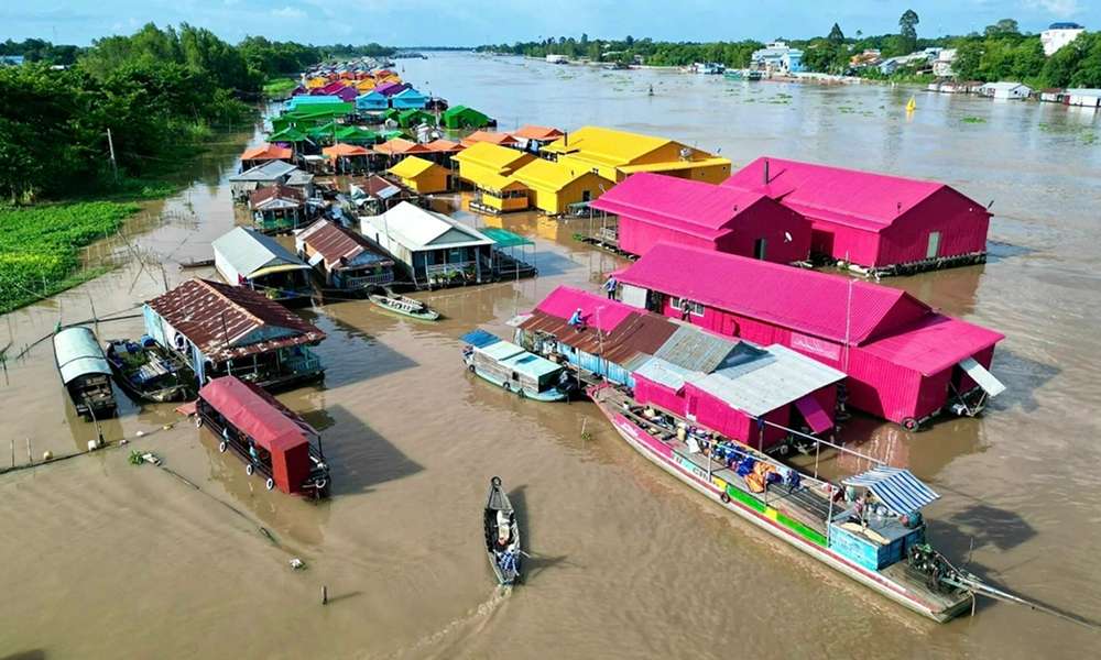 Làng cá bè Châu Đốc